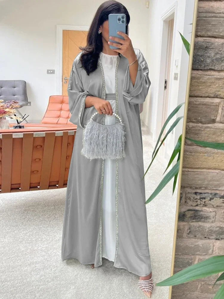 Robe Satinée pour Femme, Élégance Moderne, Dubaï, Turquie, Maroc, Kaftan Strass