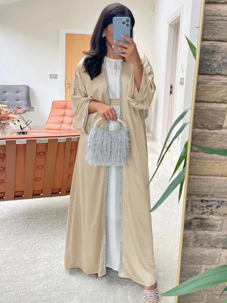 Robe Satinée pour Femme, Élégance Moderne, Dubaï, Turquie, Maroc, Kaftan Strass