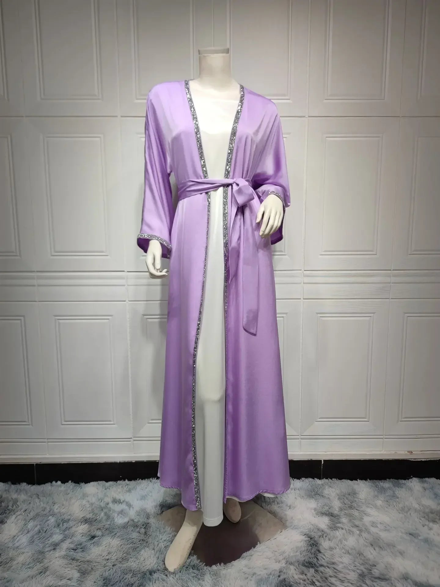 Robe Satinée pour Femme, Élégance Moderne, Dubaï, Turquie, Maroc, Kaftan Strass