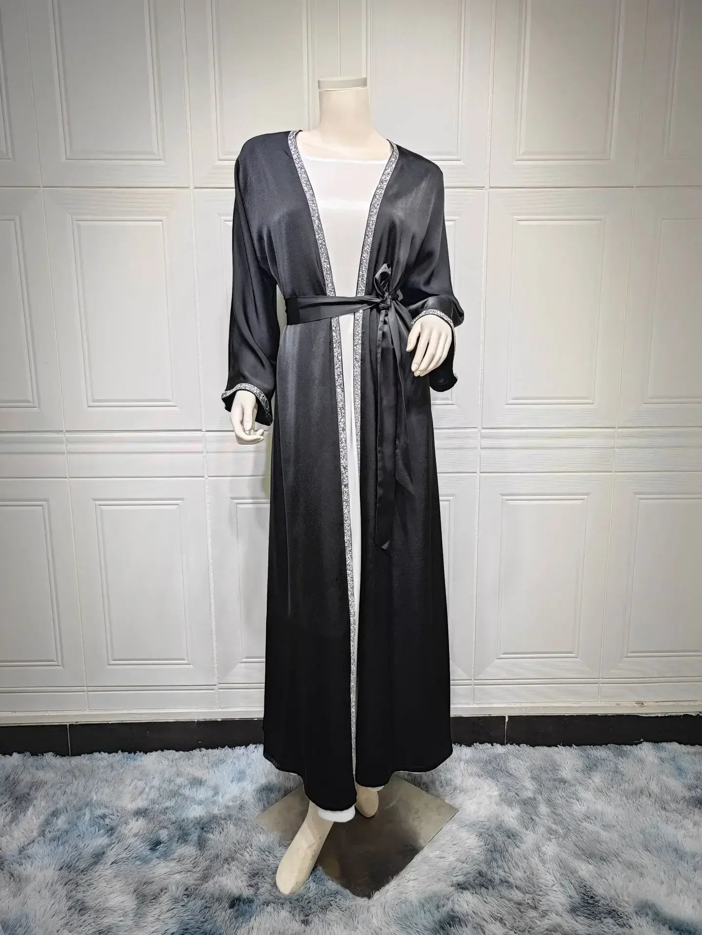 Robe Satinée pour Femme, Élégance Moderne, Dubaï, Turquie, Maroc, Kaftan Strass