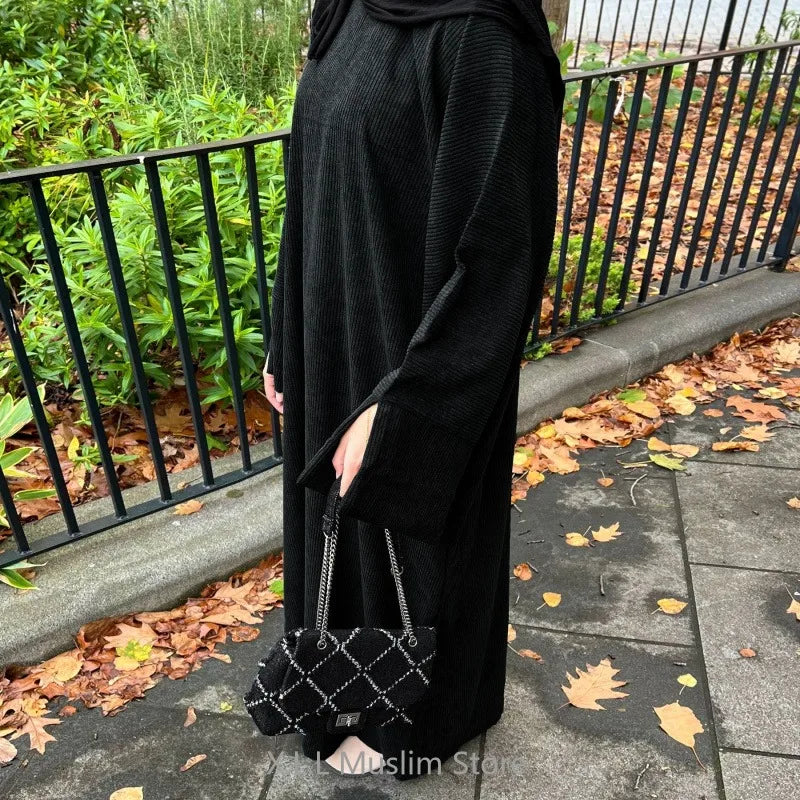 Abaya en velours côtelé pour femme - Style luxueux pour l'hiver