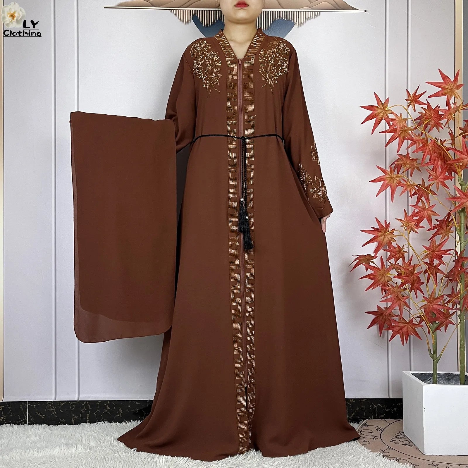 Abaya en mousseline de soie avec turban - tenue de soirée élégante