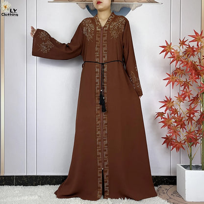 Abaya en mousseline de soie avec turban - tenue de soirée élégante