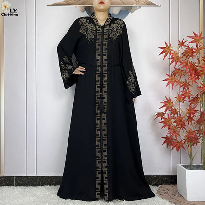 Abaya en mousseline de soie avec turban - tenue de soirée élégante