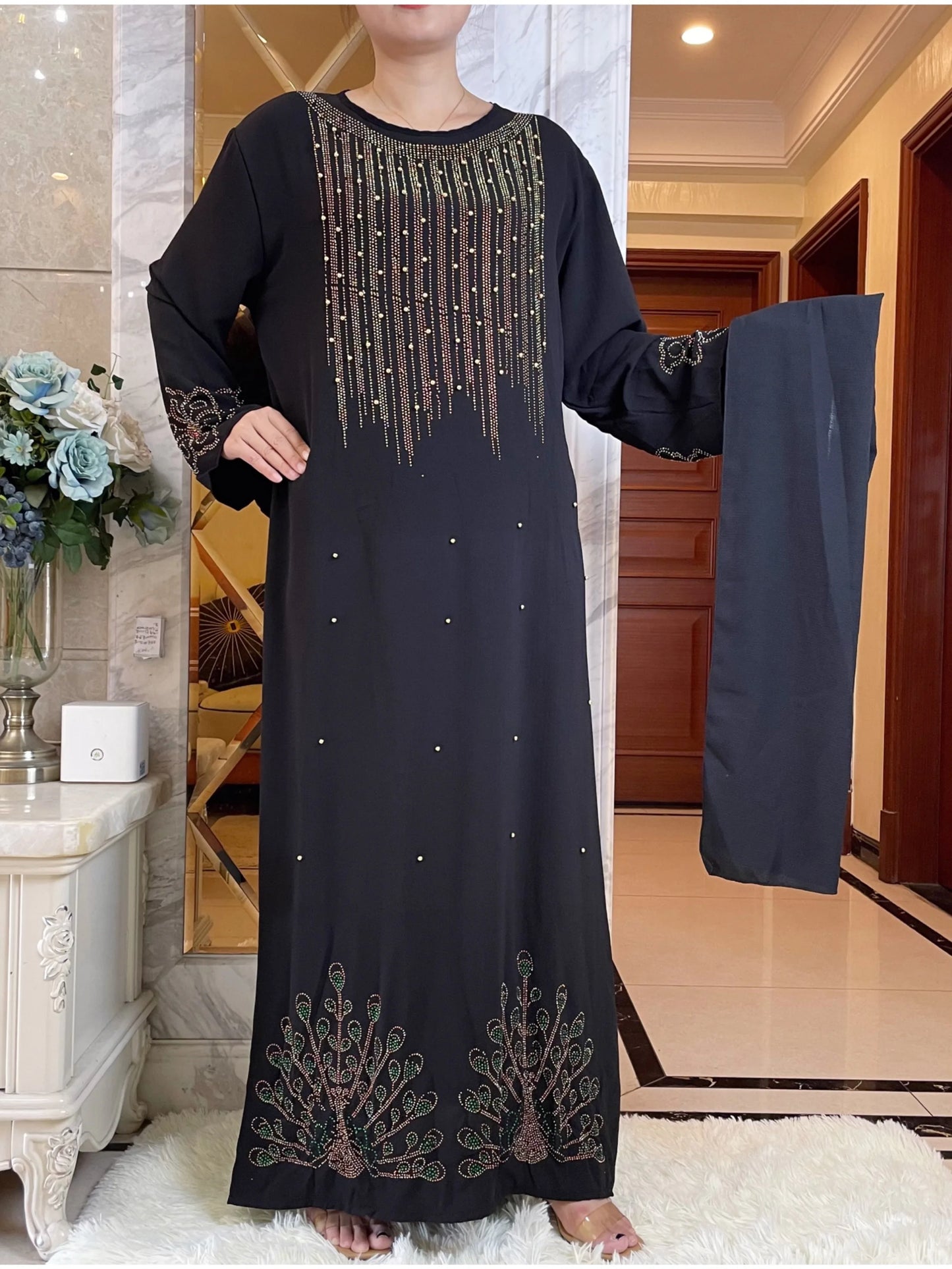 Abaya élégante à capuche pour femme