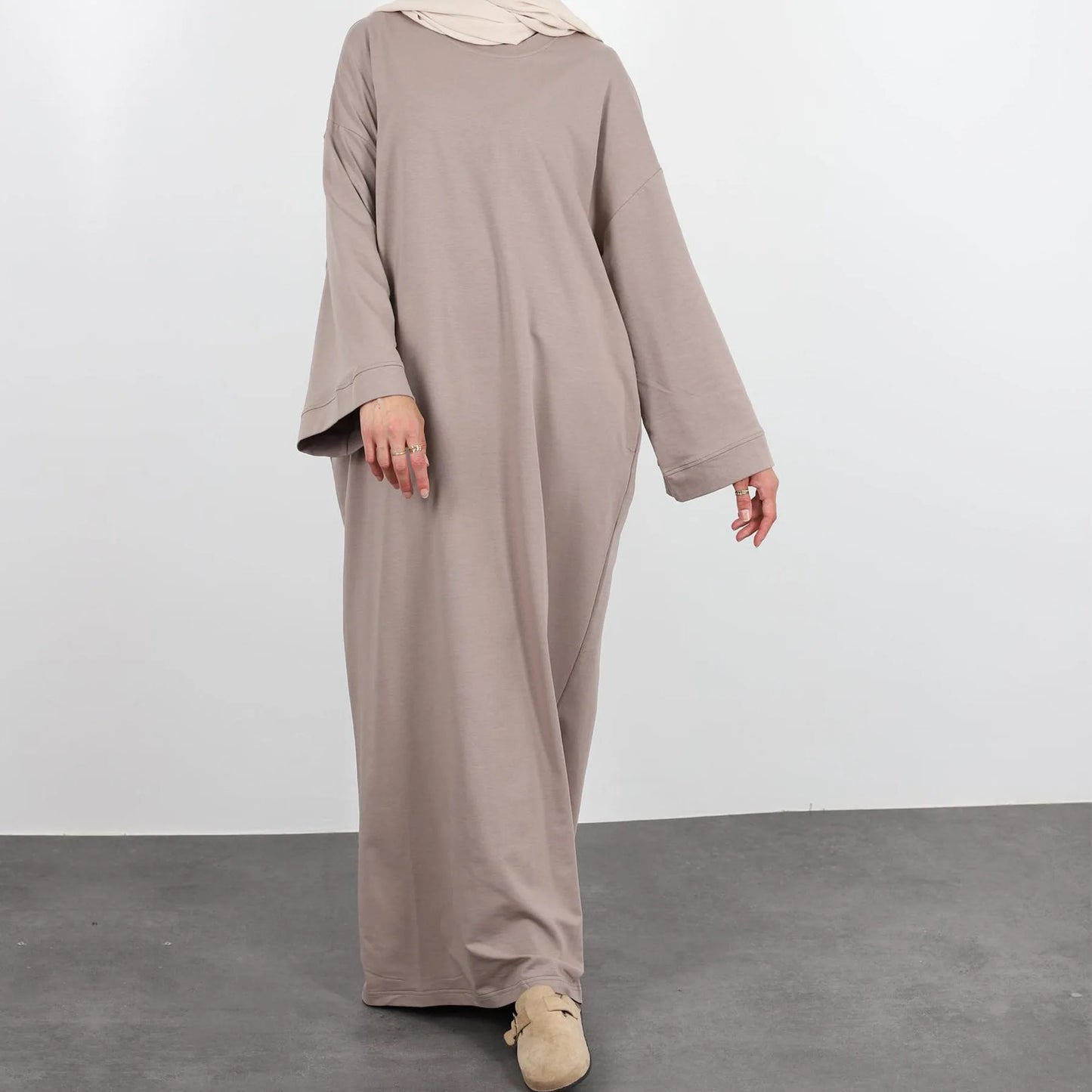 Robe abaya luxueuse en lin fermée pour femmes - Nouveauté 2024