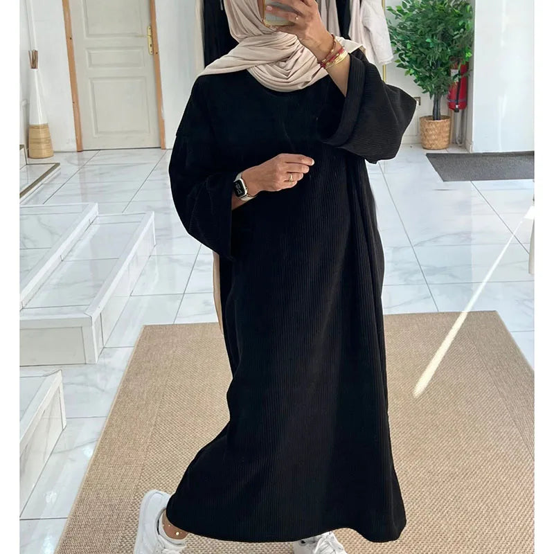 Abaya en velours côtelé pour femmes musulmanes: tenue islamique chaude pour le Ramadan