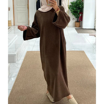 Abaya en velours côtelé pour femmes musulmanes: tenue islamique chaude pour le Ramadan