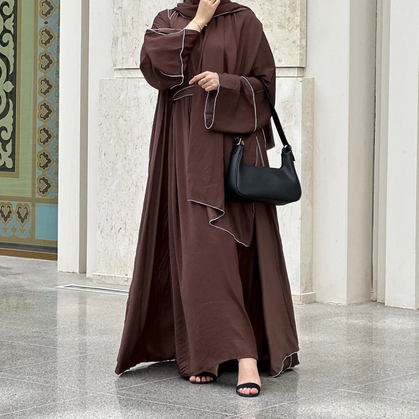 Ensemble Abaya et Hijab pour femmes - Tenue musulmane extravagante