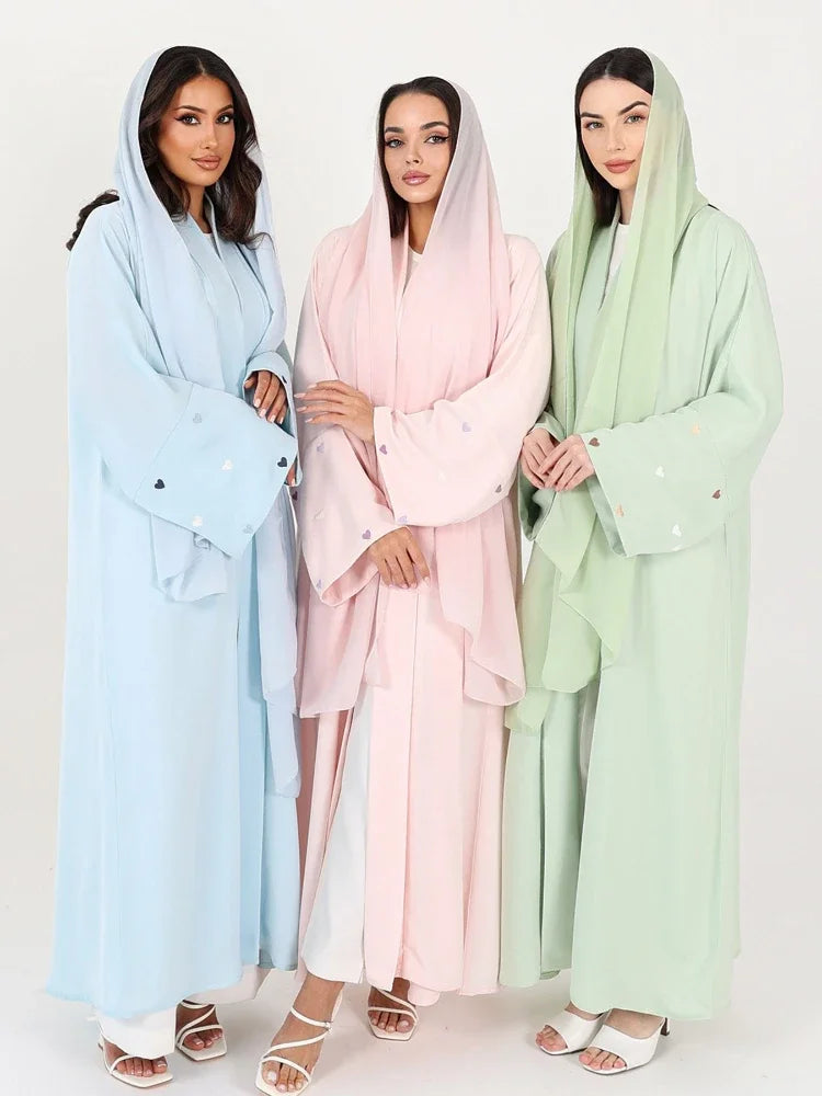 Abaya brodée coeur d'amour pour femmes