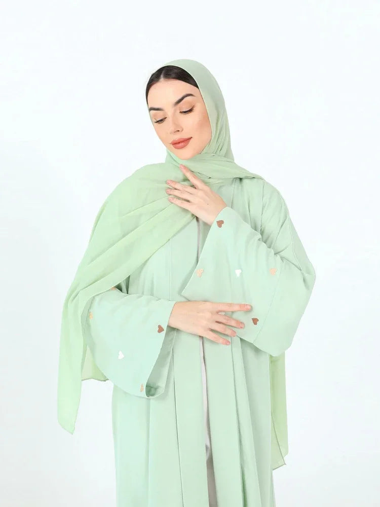 Abaya brodée coeur d'amour pour femmes