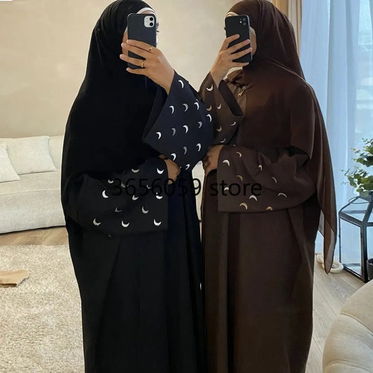 Abaya ouverte brodée de lune pour femmes: élégance et tradition