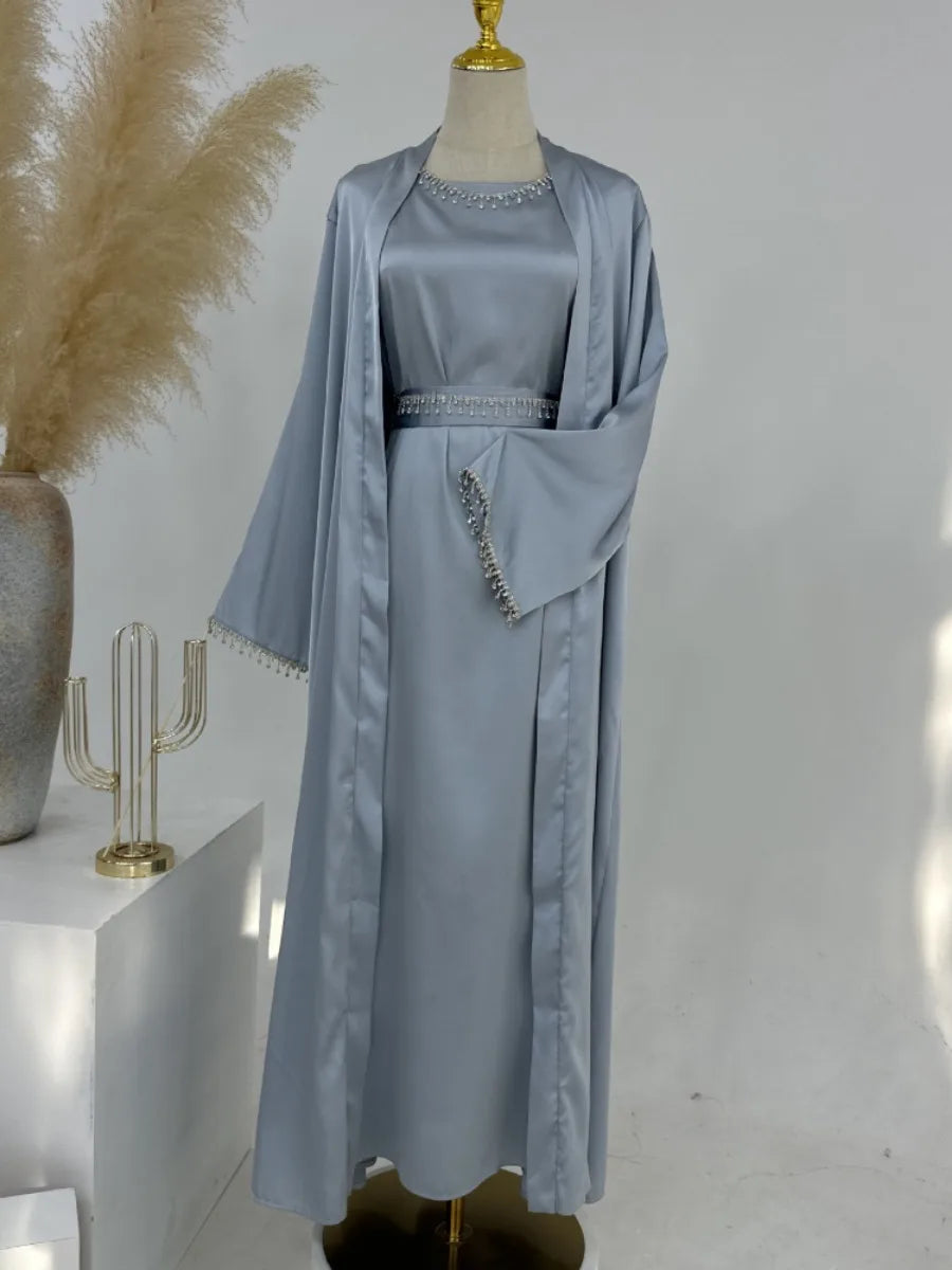 Robe de Soirée en Satin Soyeux: Élégance et Luxe pour Ramadan