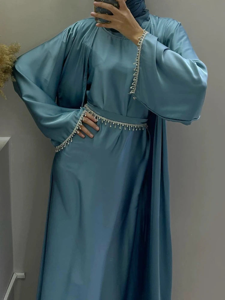 Robe de Soirée en Satin Soyeux: Élégance et Luxe pour Ramadan