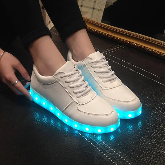 Chaussures LED tendance pour couple: baskets lumineuses rechargeables