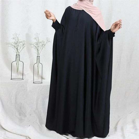 Robes musulmanes chic: Abaya noires & ensembles luxueux