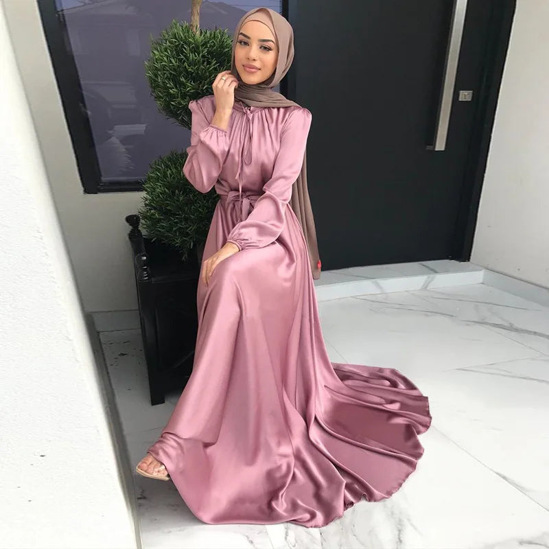 Robe Maxi en Satin pour Femme: Élégance et raffinement oriental