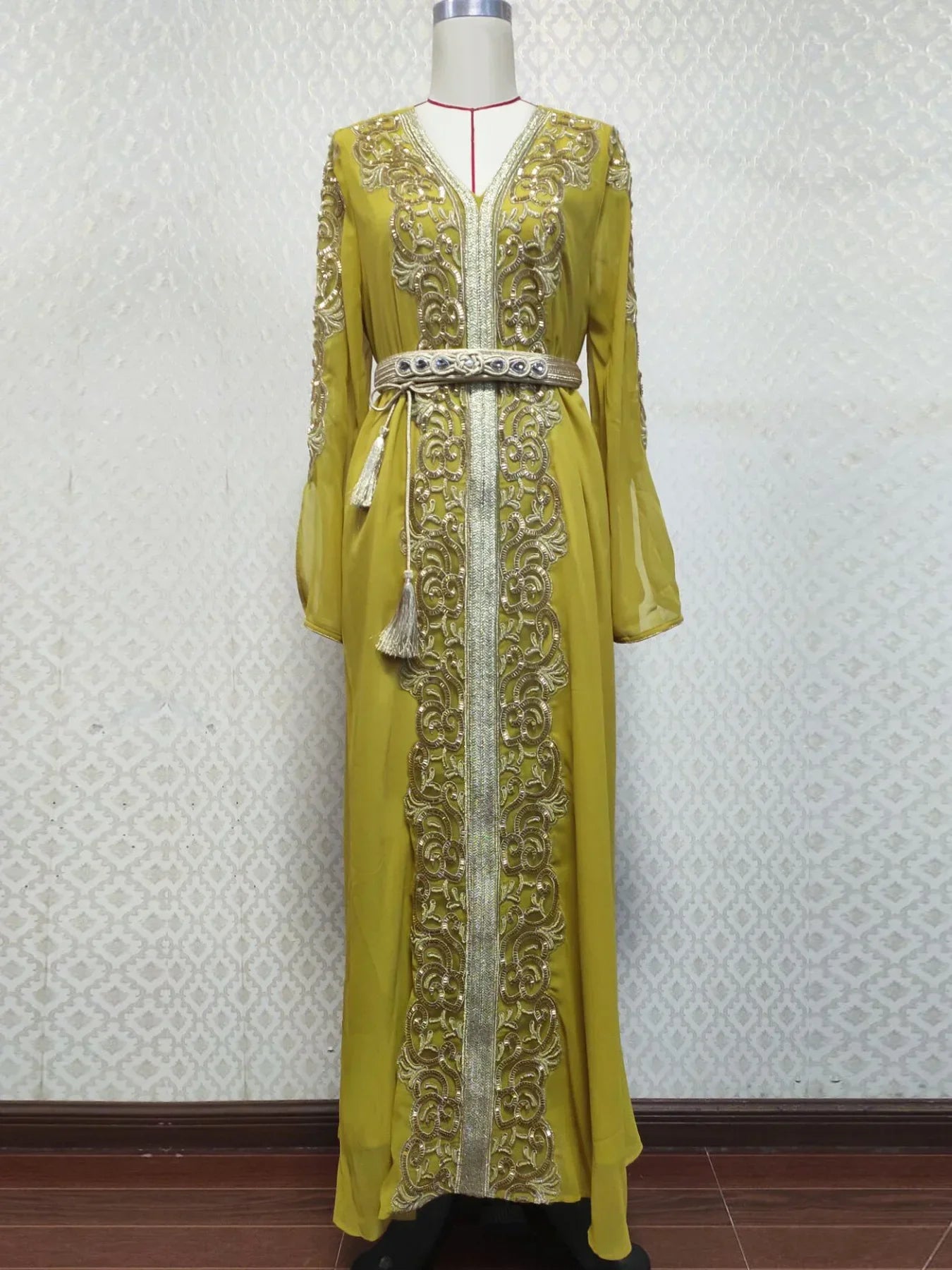 Robe de Soirée Musulmane Brodée - Abaya Marocaine, Caftan Islamique