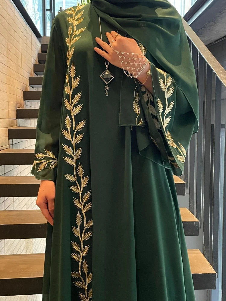 Robe longue brodée avec écharpe - Ensemble de 2 pièces opulent