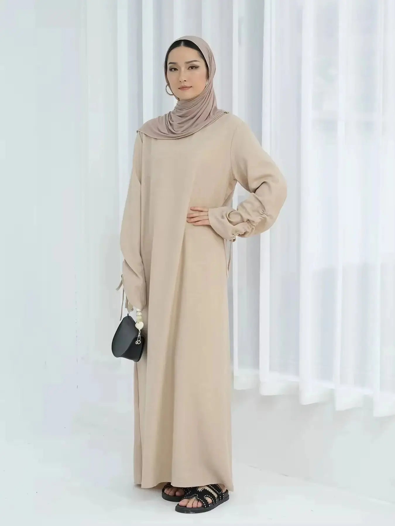 Robe musulmane avec manches , abaya syari, mode culte divine